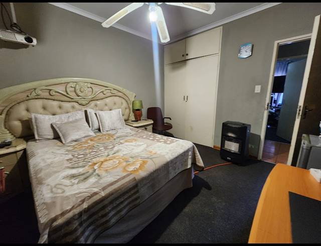 2 BEDROOM APARTMENT FOR SALE IN RUSTENBURG CENTRAL
